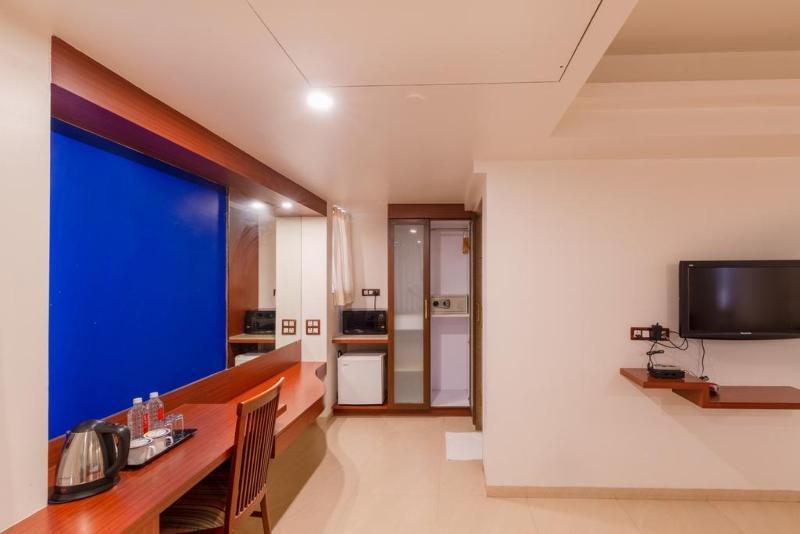 Hotel Mint Montvert Baner Pune Exterior photo